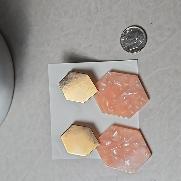 Hexagonal Gold Tone  Peach Drop Earrings - Picture 6 of 7